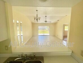 10515 Pendleton Ave in Englewood, FL - Building Photo - Building Photo