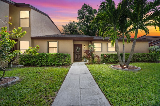 property at 908 Lakeview Cir