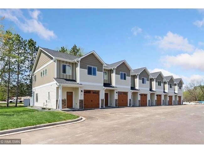 425 W 8th St in New Richmond, WI - Building Photo - Building Photo