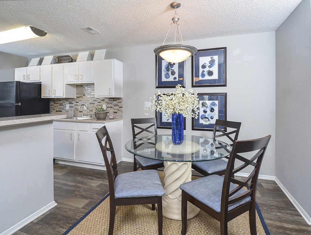 Tara Bridge Apartments in Jonesboro, GA