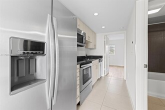 910 West Ave, Unit 0231 in Miami Beach, FL - Building Photo - Building Photo