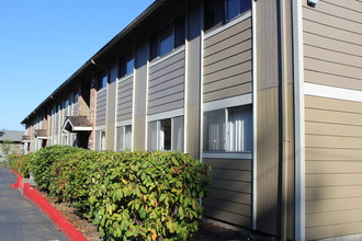 Vista Terrace Apartments in Salem, OR - Building Photo - Building Photo