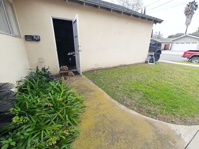 4865 Campanile Dr in San Diego, CA - Building Photo - Building Photo