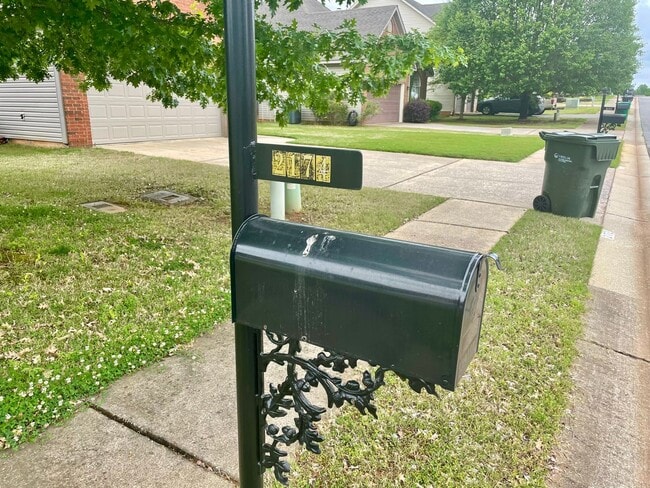 2174 Parsons Dr in Moody, AL - Building Photo - Building Photo