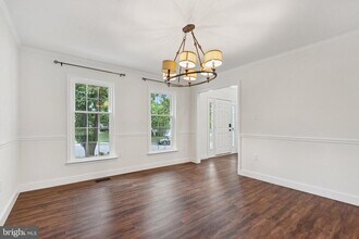1291 Mason Mill Ct in Herndon, VA - Building Photo - Building Photo