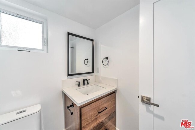 3141 S Halm Ave in Los Angeles, CA - Building Photo - Building Photo