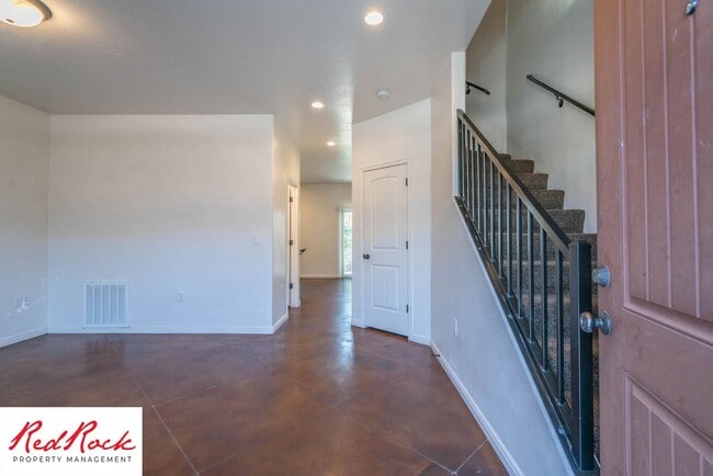 2075 S Sir Monte Dr in Saint George, UT - Building Photo - Building Photo