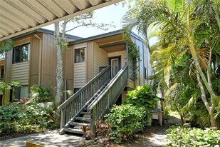 1720 Glenhouse Dr in Sarasota, FL - Building Photo