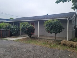 380 Yolanda Ave in Santa Rosa, CA - Building Photo - Building Photo