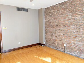 2230 W Augusta Blvd in Chicago, IL - Building Photo - Building Photo