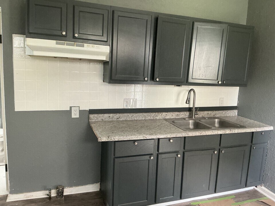 2215 N 39th St in Milwaukee, WI - Building Photo