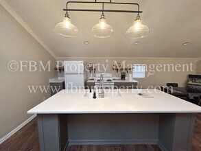 1230 W 3rd Ave-Unit -A in Corsicana, TX - Building Photo - Building Photo