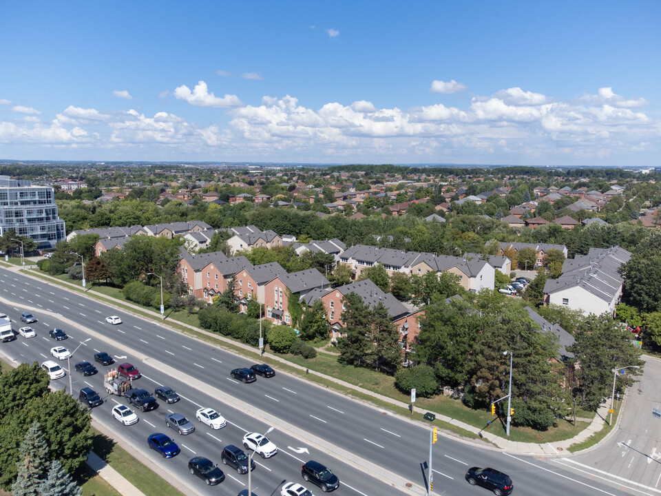 Richmond Hill Co-operative Homes in Richmond Hill, ON - Building Photo