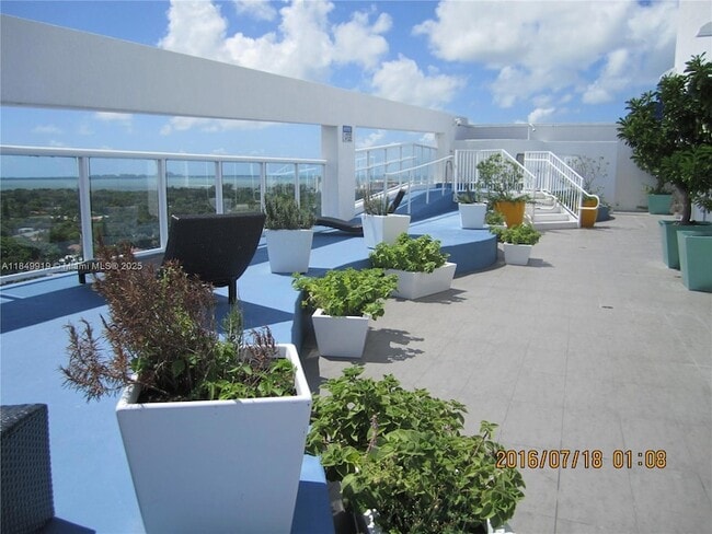 property at 1401 SW 22nd St