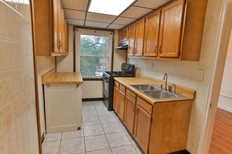 2326 Berryhill St in Harrisburg, PA - Building Photo - Building Photo