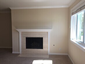 237 Green Lea Pl in Thousand Oaks, CA - Building Photo - Building Photo