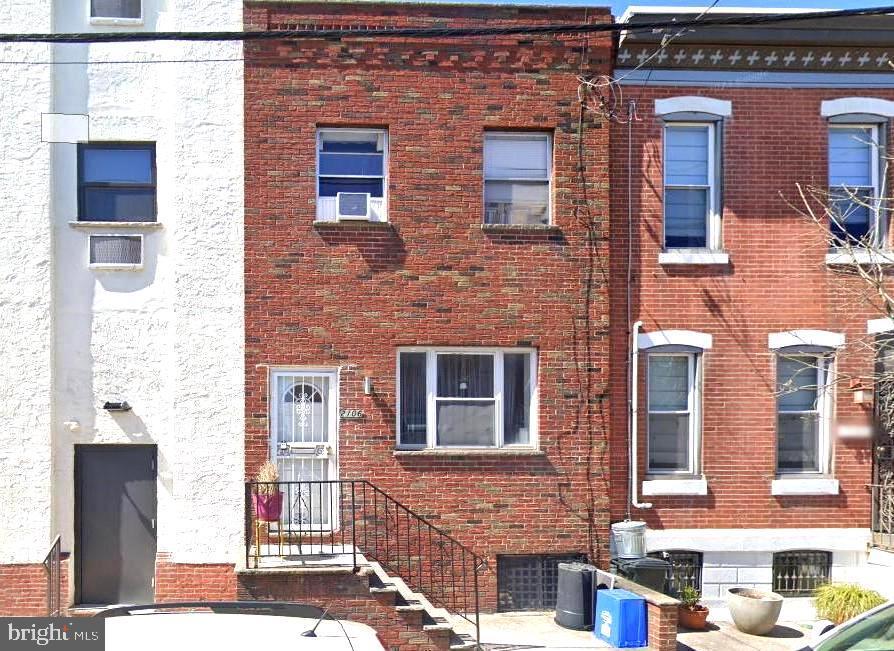 2106 S 12th St in Philadelphia, PA - Building Photo