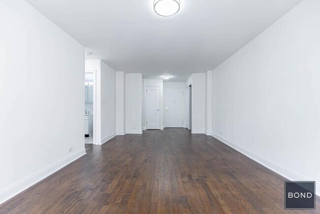96 5th Ave in New York, NY - Building Photo - Building Photo