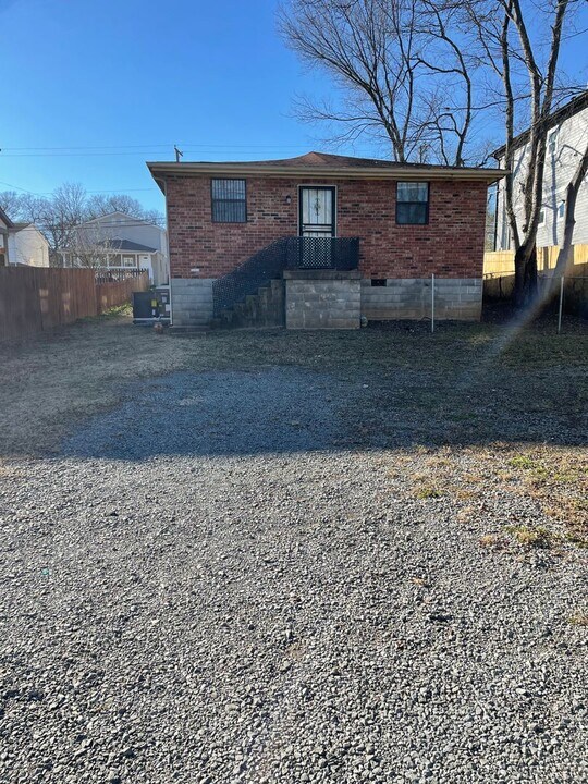 946 31st Ave N in Nashville, TN - Building Photo