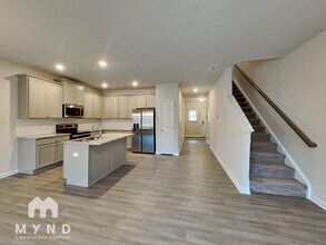 4949 Lower Elm St in Atlanta, GA - Building Photo - Building Photo