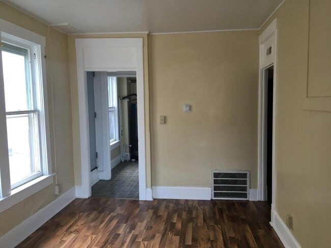 1 Cedar St in Muscatine, IA - Building Photo - Building Photo