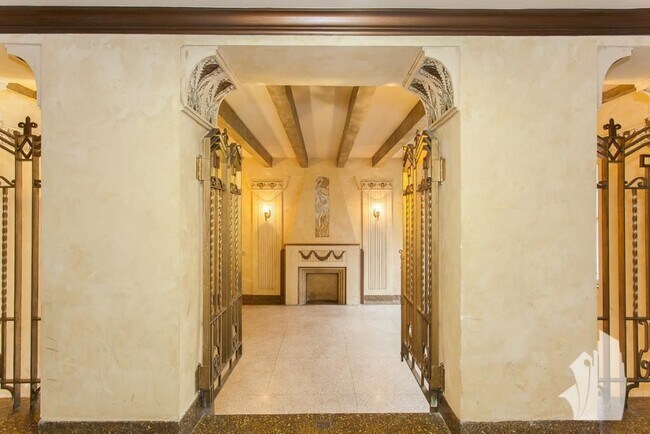 2600 N Kimball Ave in Chicago, IL - Foto de edificio - Building Photo