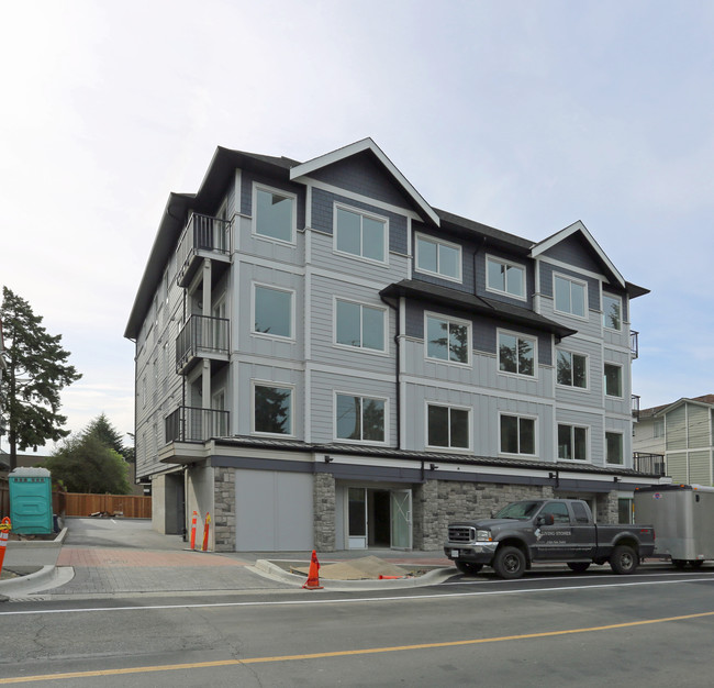 2835 Peatt Rd in Victoria, BC - Building Photo - Building Photo