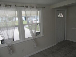 11913 104th St in Largo, FL - Foto de edificio - Building Photo