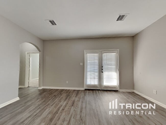 1502 Tulip Ln in Baytown, TX - Building Photo - Building Photo