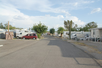 Prince Pima Vista in Tucson, AZ - Foto de edificio - Building Photo