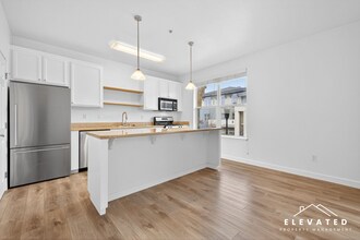 905 Doubles Dr in Santa Rosa, CA - Building Photo - Building Photo