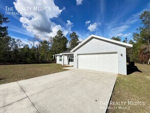125 Fisher Ct in Ocklawaha, FL - Building Photo - Building Photo