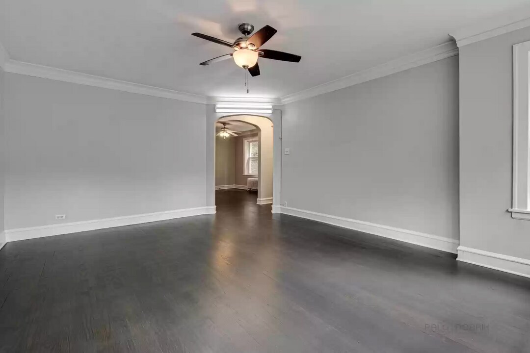 5725 N Bernard St, Unit 1 in Chicago, IL - Building Photo