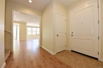 85 Birmingham in Irvine, CA - Building Photo - Building Photo