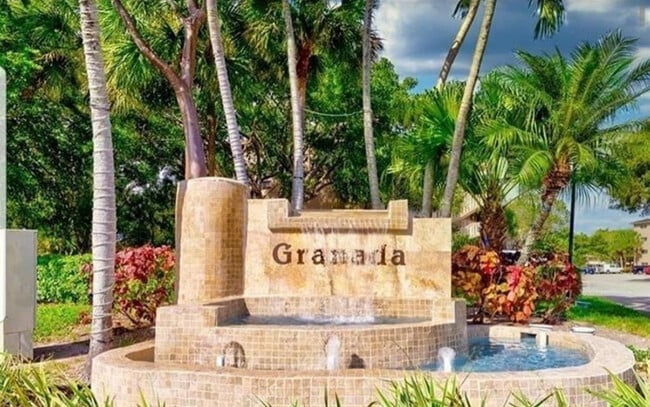 2001 Granada Dr in Coconut Creek, FL - Building Photo - Building Photo