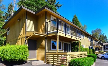 Sequoia Grove Apartments in Bellevue, WA - Building Photo - Building Photo