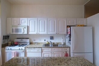 208 W Washington St in Chicago, IL - Building Photo - Building Photo