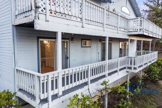 525 Ashland Loop Rd in Ashland, OR - Building Photo - Building Photo