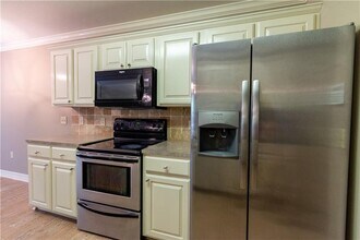2110 E Cinnamon Way in Fayetteville, AR - Building Photo - Building Photo