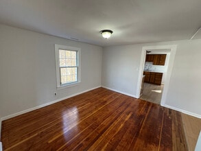 223 N Main St in Naugatuck, CT - Building Photo - Building Photo