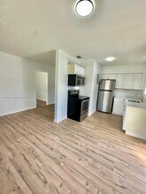 250 NW 82nd Terrace-Unit -2 in Miami, FL - Building Photo - Building Photo