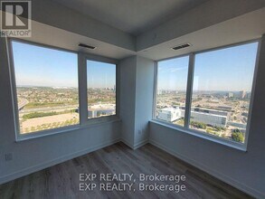 395 Square One Dr in Mississauga, ON - Building Photo - Building Photo