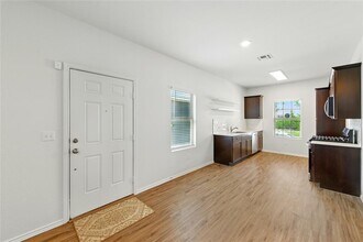 7013 Tonka Ln in Austin, TX - Building Photo - Building Photo