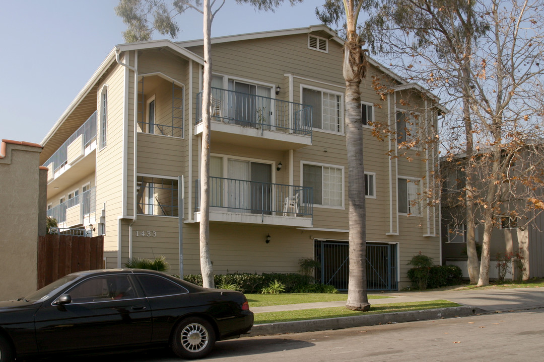 1433 Coronado Ave in Long Beach, CA - Foto de edificio