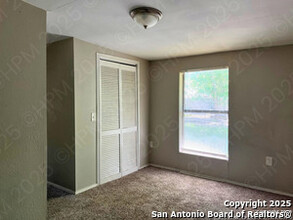 550 Lincolnshire Dr in San Antonio, TX - Foto de edificio - Building Photo