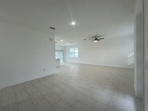 486 Sunset Rd N in Rotonda West, FL - Building Photo - Building Photo
