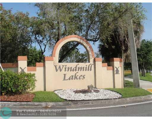 365 SW 86th Ave in Pembroke Pines, FL - Building Photo - Building Photo