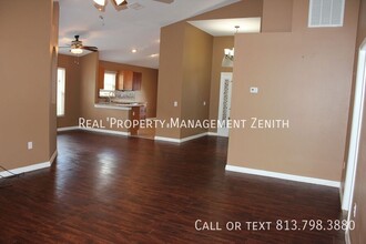 7302 Parkersburg Dr in Wesley Chapel, FL - Building Photo - Building Photo