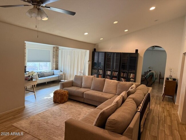 15407 S 38th St in Phoenix, AZ - Building Photo - Building Photo