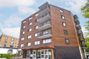 5450 Chem. Queen Mary, Unit 510 in Montréal, QC - Building Photo